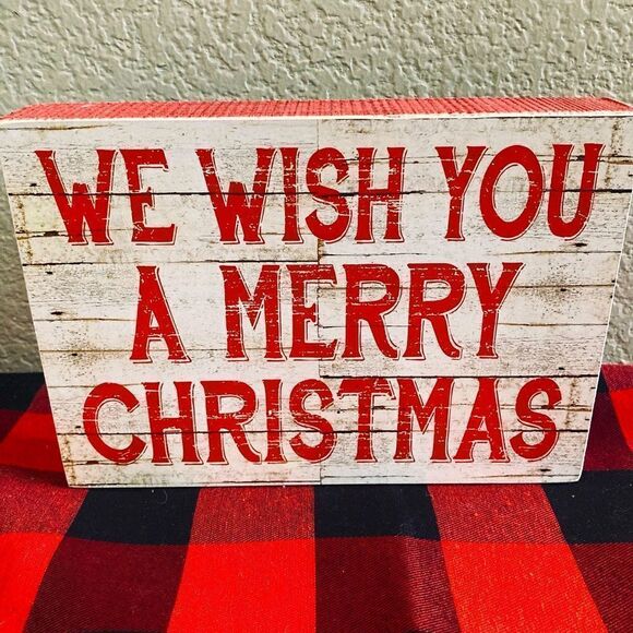 Merry Christmas Farmhouse Wood Decor Sign - Picture 1 of 2